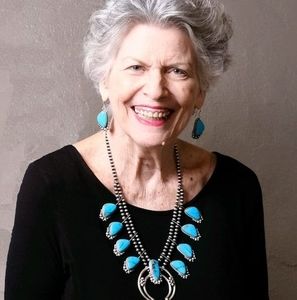 Meet your Posher, Debbie